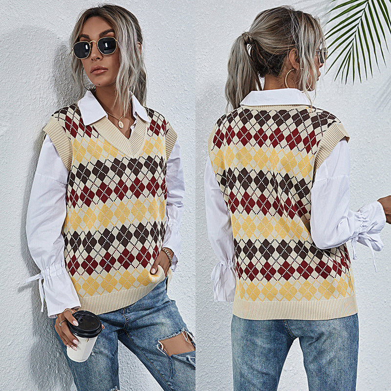 Women's Early Autumn Fashion Apricot V-Neck Ringer Women Sweater Vest