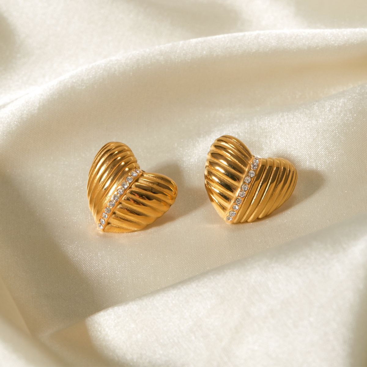 5pcs New 18K Gold Stainless Steel Ribbed Heart With Diamond Texture Earrings Women's Earrings Jewelry