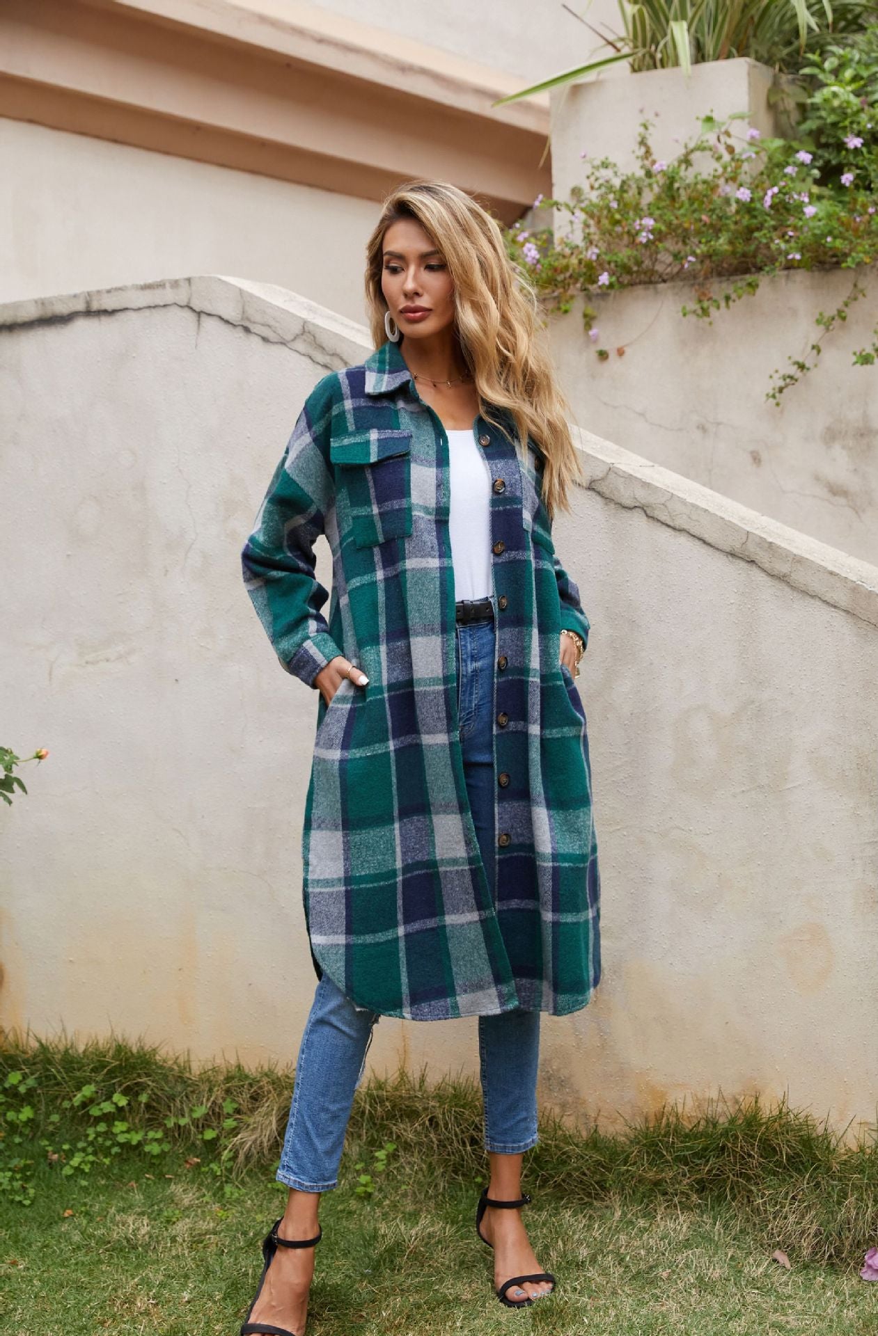 Autumn/Winter European-Style Commuter Trench Coat With Side Slit Lapel Loose Type Women's Woolen Plaid Shirt Coat