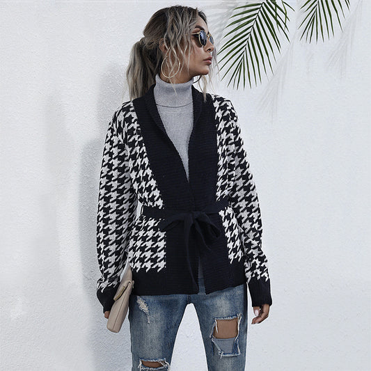 Chic Autumn Plaid Cardigan: Stay Cozy in Style with this Sweater Coat for Women