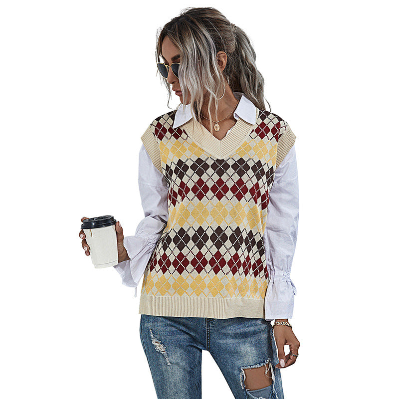 Women's Early Autumn Fashion Apricot V-Neck Ringer Women Sweater Vest